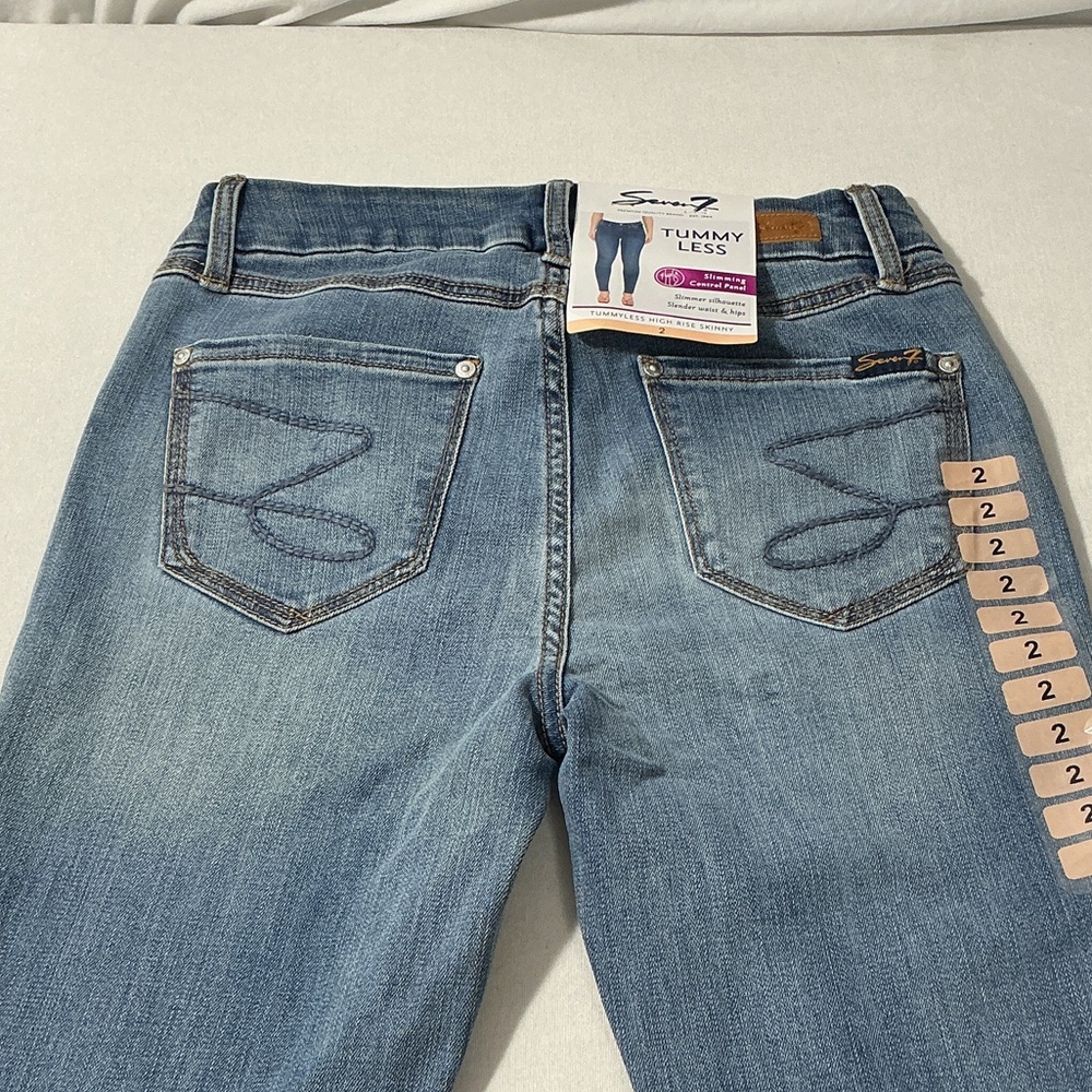 Seven7 High-Rise Women's Jeans in Light Blue Wash
